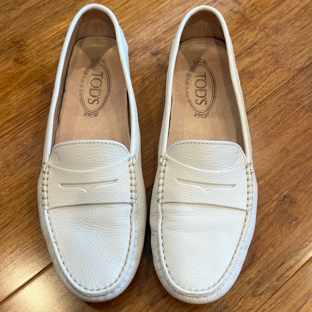 EUC TOD’S Gommino Driving Shoes in leather, white Size 39.5
